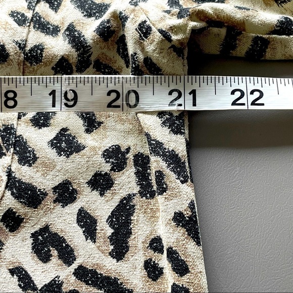Vintage Women's 100% Silk Animal Print Button-Down Top, Size Medium - Picture 13 of 14